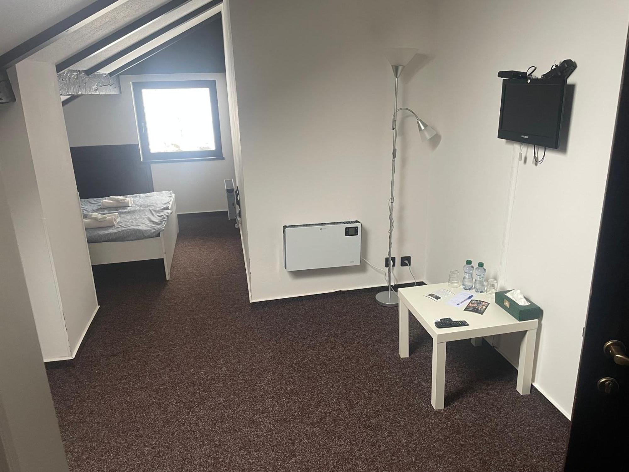 Hotel Lovecky Zamecek Orion Liberec Ngoại thất bức ảnh