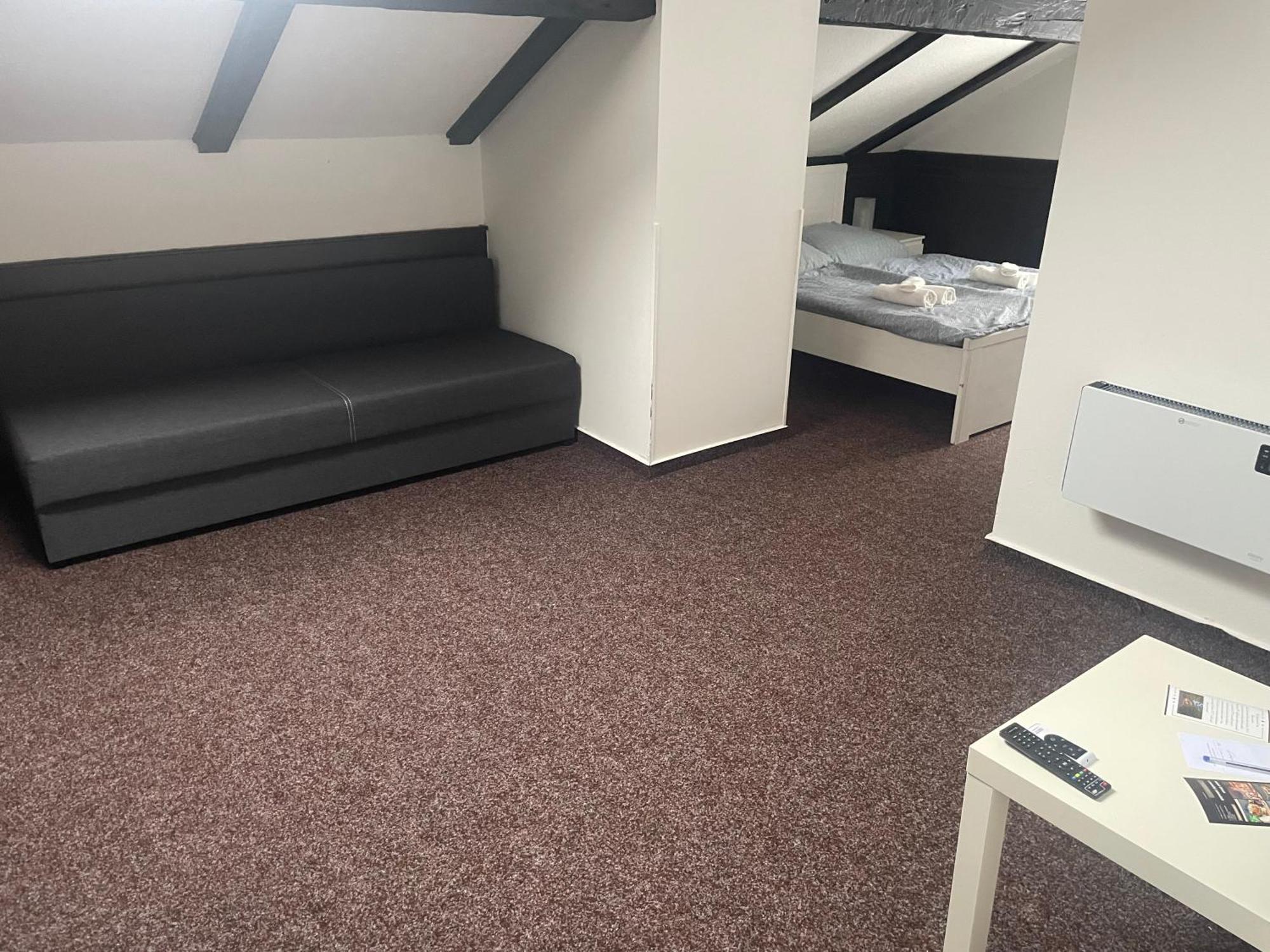 Hotel Lovecky Zamecek Orion Liberec Ngoại thất bức ảnh