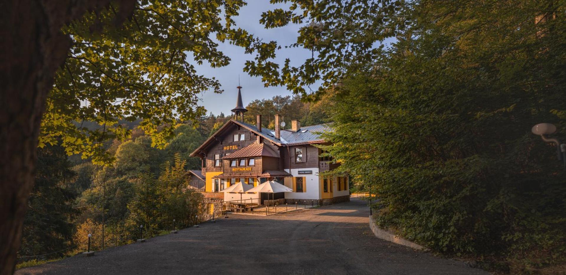 Hotel Lovecky Zamecek Orion Liberec Ngoại thất bức ảnh