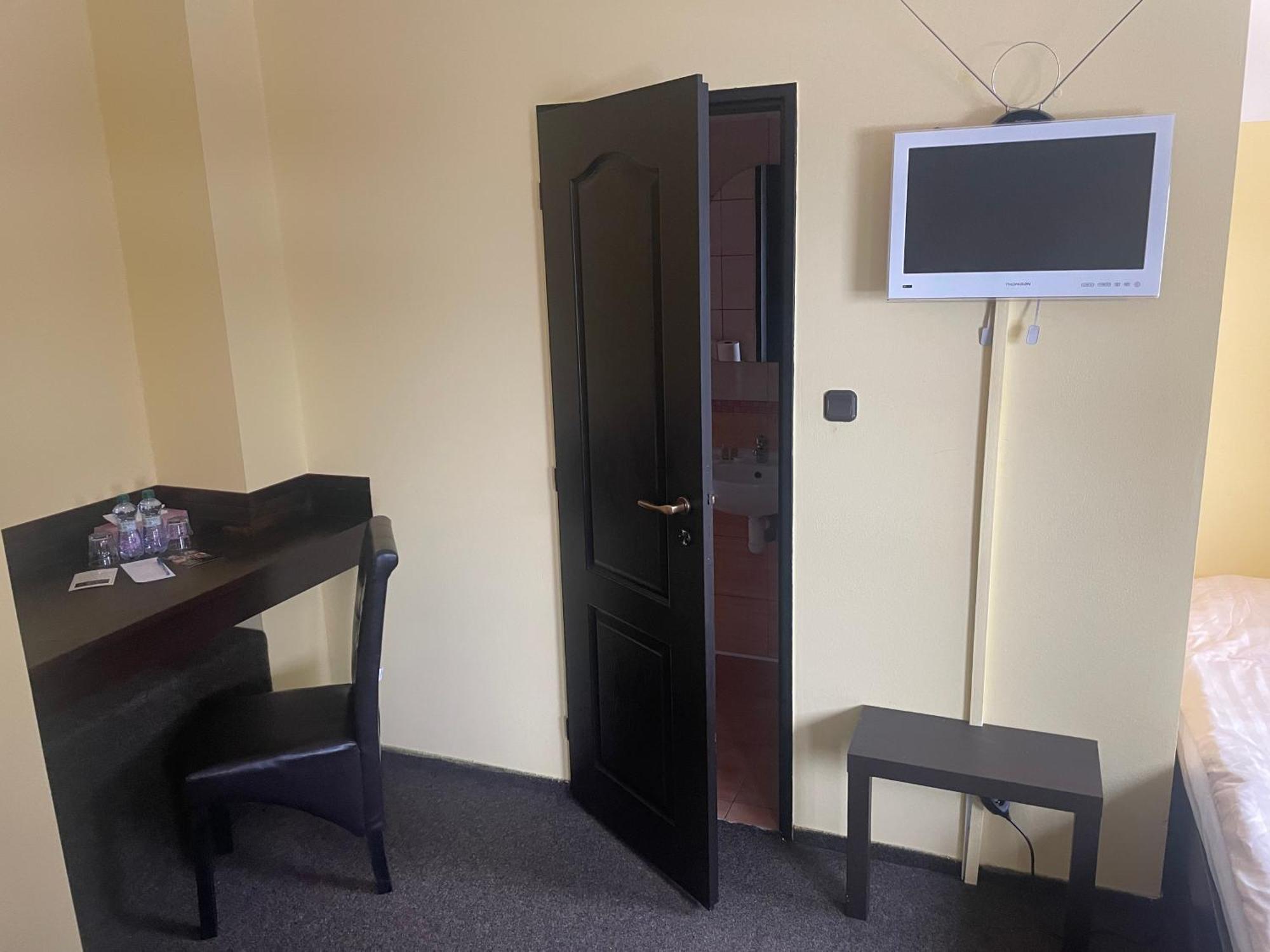 Hotel Lovecky Zamecek Orion Liberec Ngoại thất bức ảnh