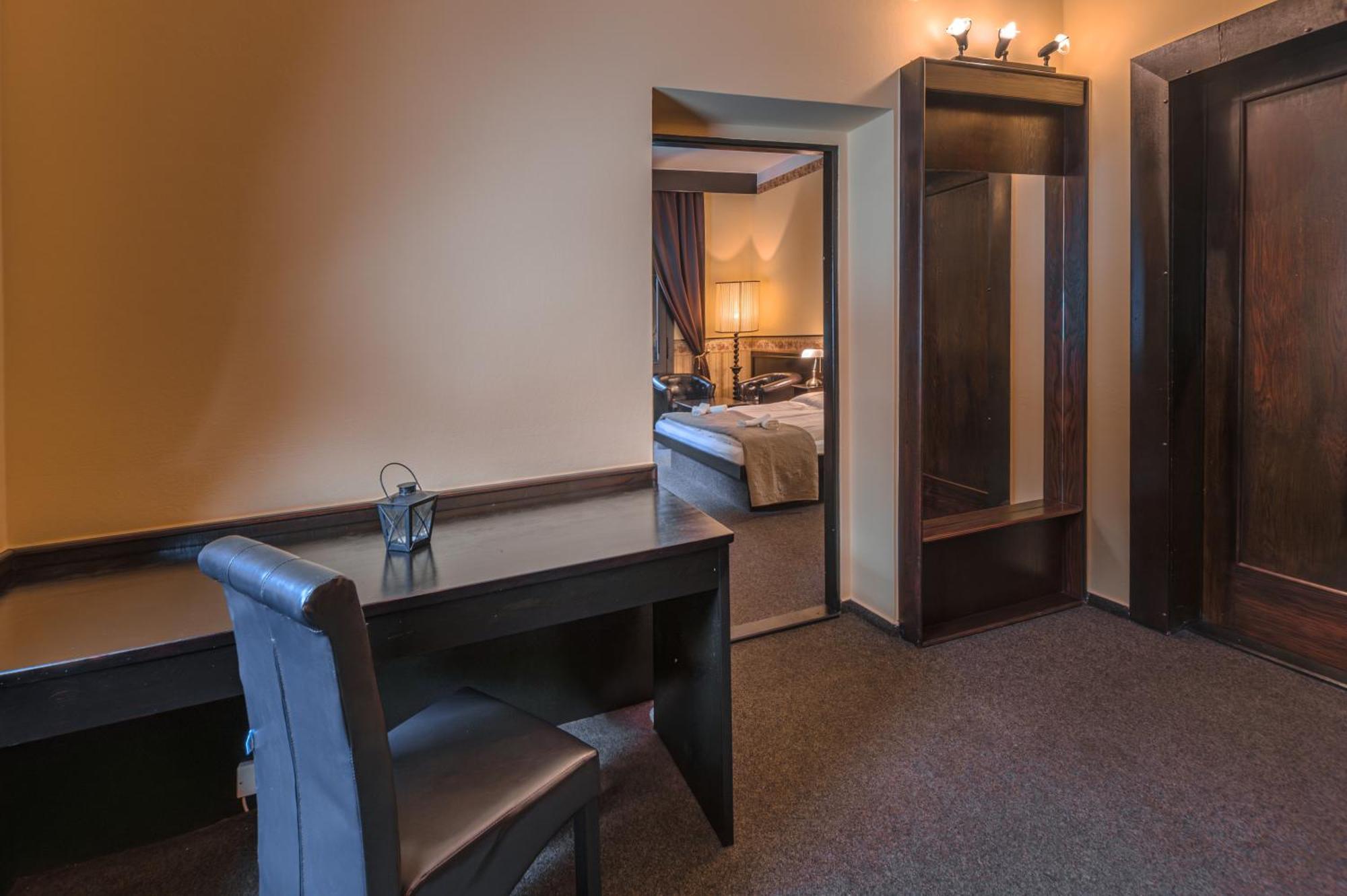 Hotel Lovecky Zamecek Orion Liberec Ngoại thất bức ảnh