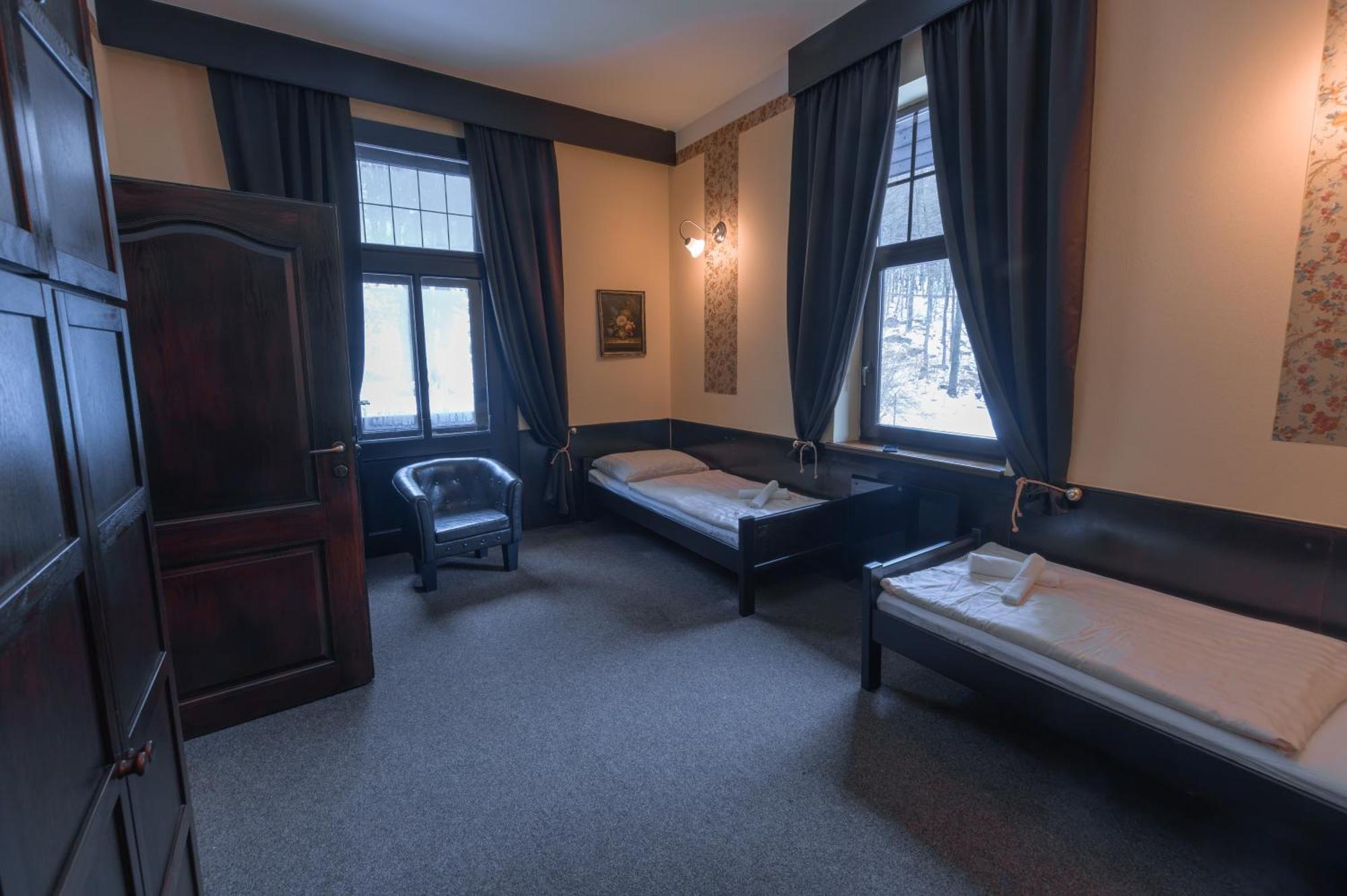 Hotel Lovecky Zamecek Orion Liberec Ngoại thất bức ảnh
