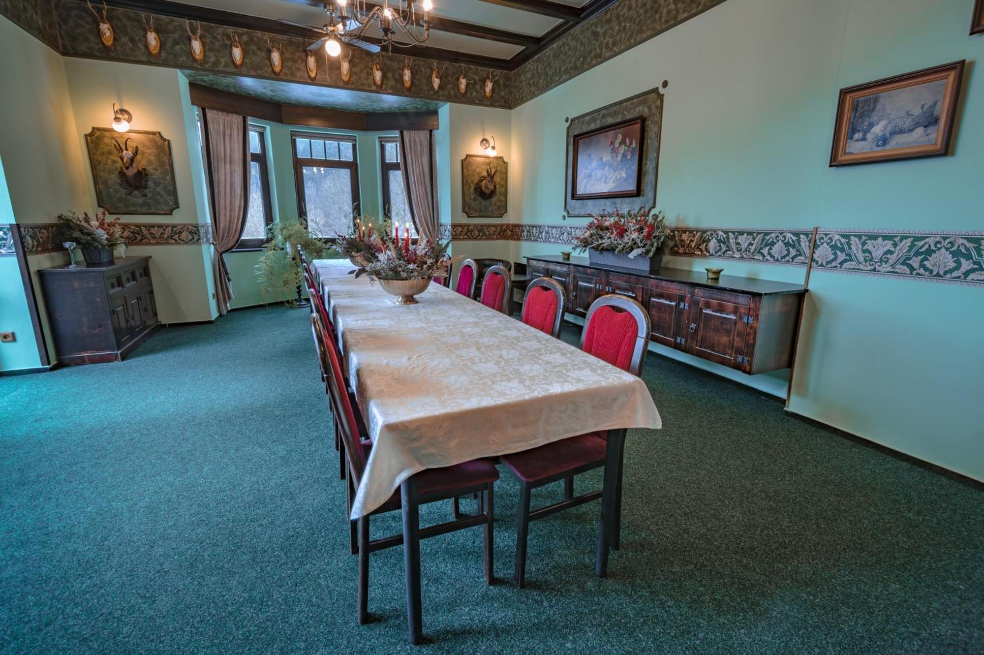 Hotel Lovecky Zamecek Orion Liberec Ngoại thất bức ảnh