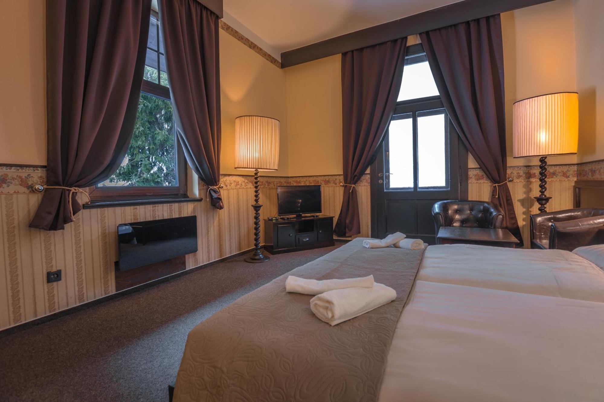 Hotel Lovecky Zamecek Orion Liberec Ngoại thất bức ảnh
