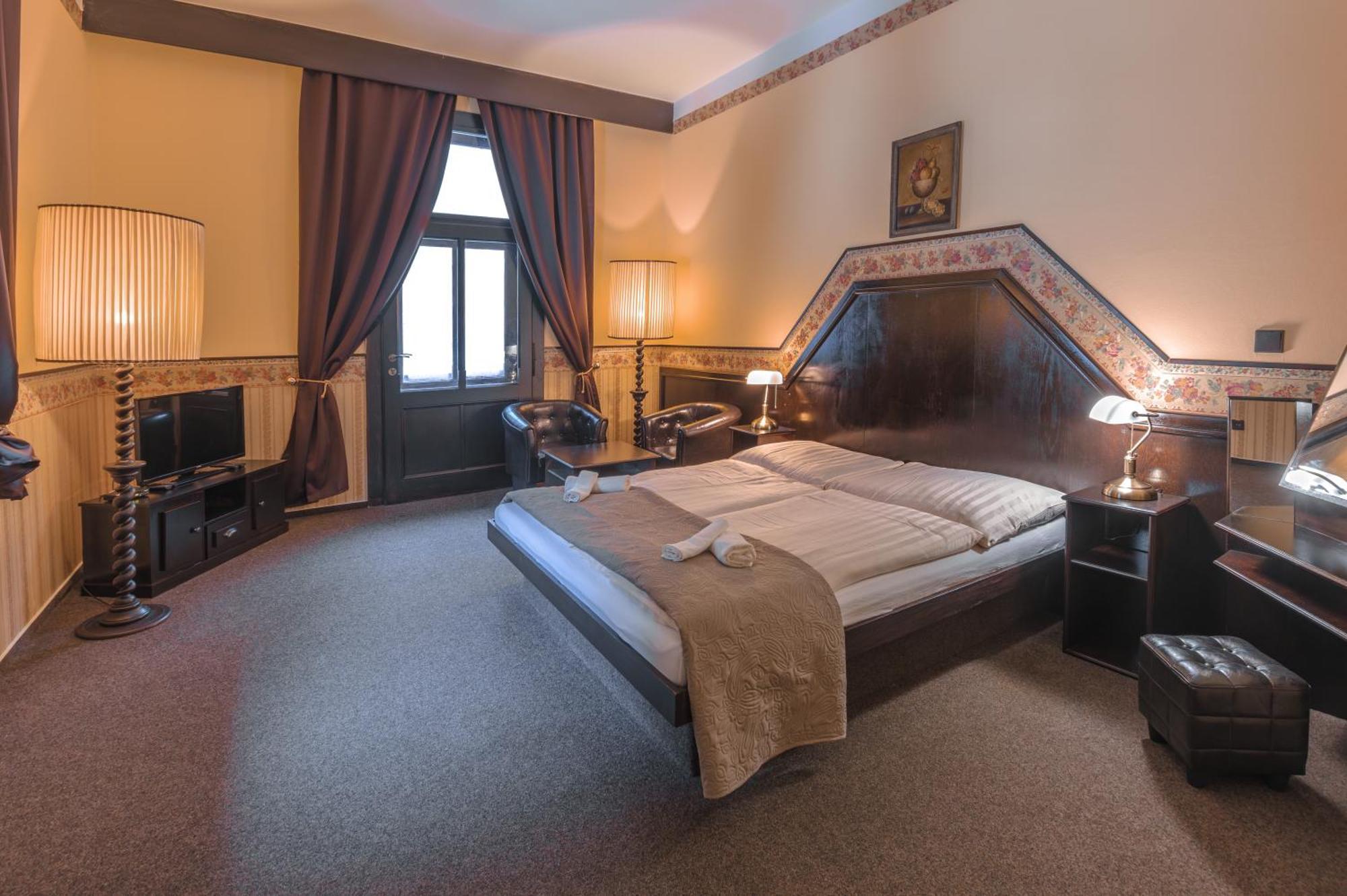 Hotel Lovecky Zamecek Orion Liberec Ngoại thất bức ảnh
