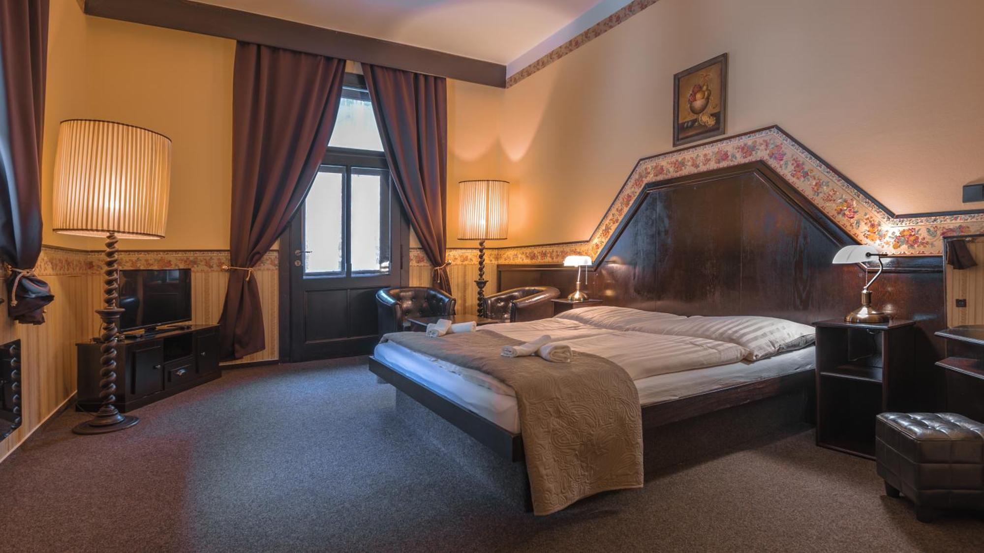 Hotel Lovecky Zamecek Orion Liberec Ngoại thất bức ảnh