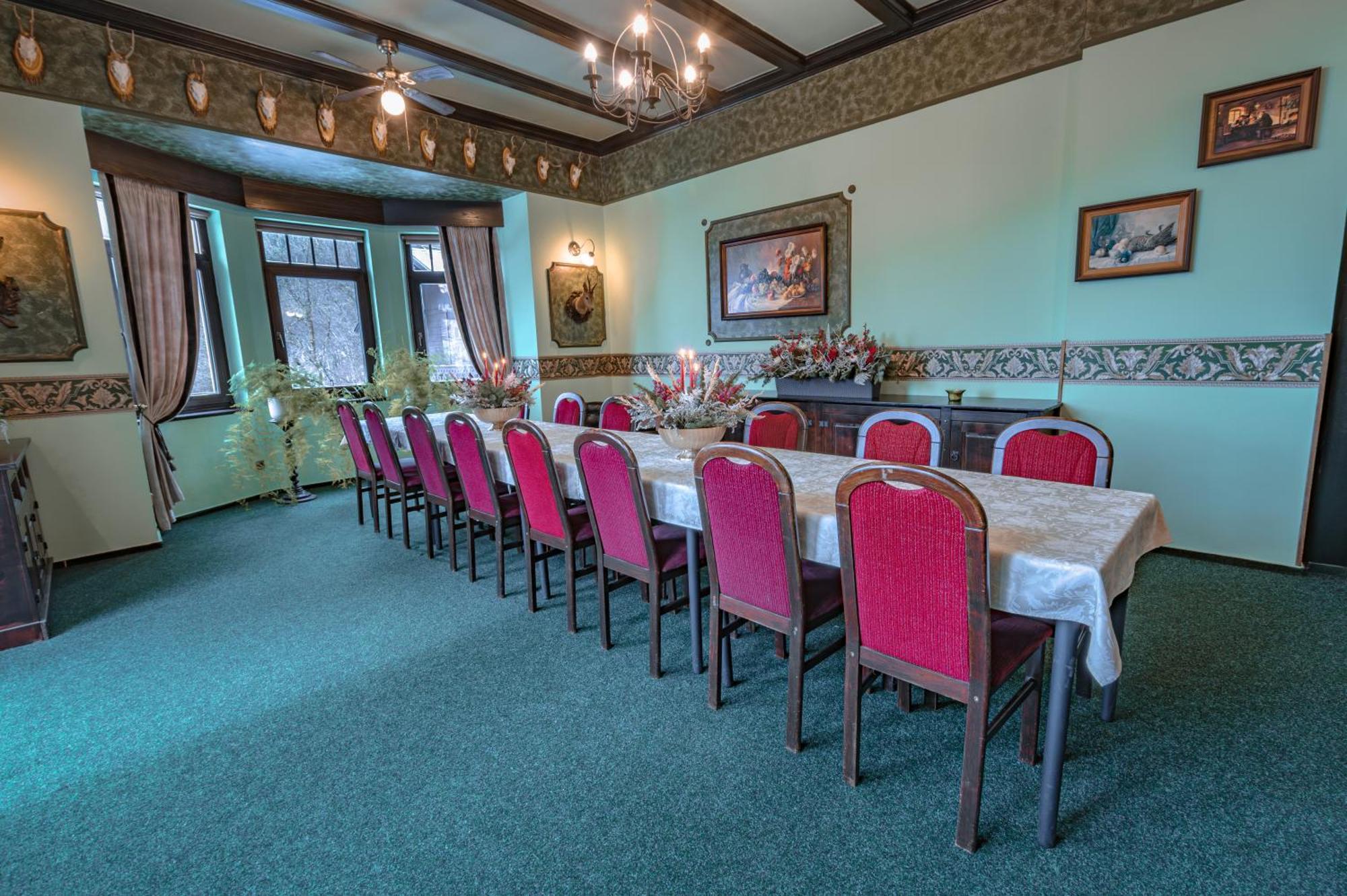Hotel Lovecky Zamecek Orion Liberec Ngoại thất bức ảnh