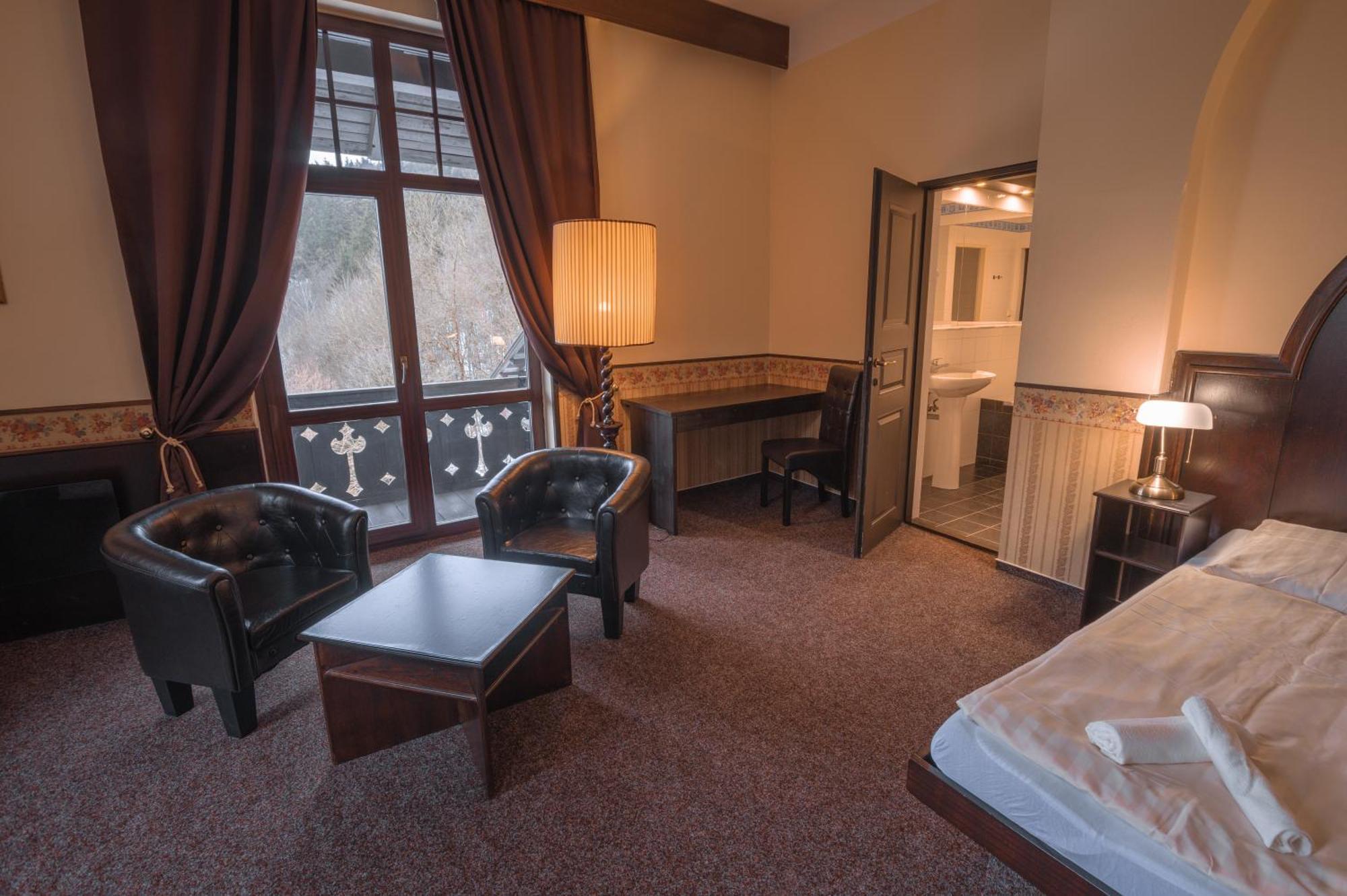 Hotel Lovecky Zamecek Orion Liberec Ngoại thất bức ảnh