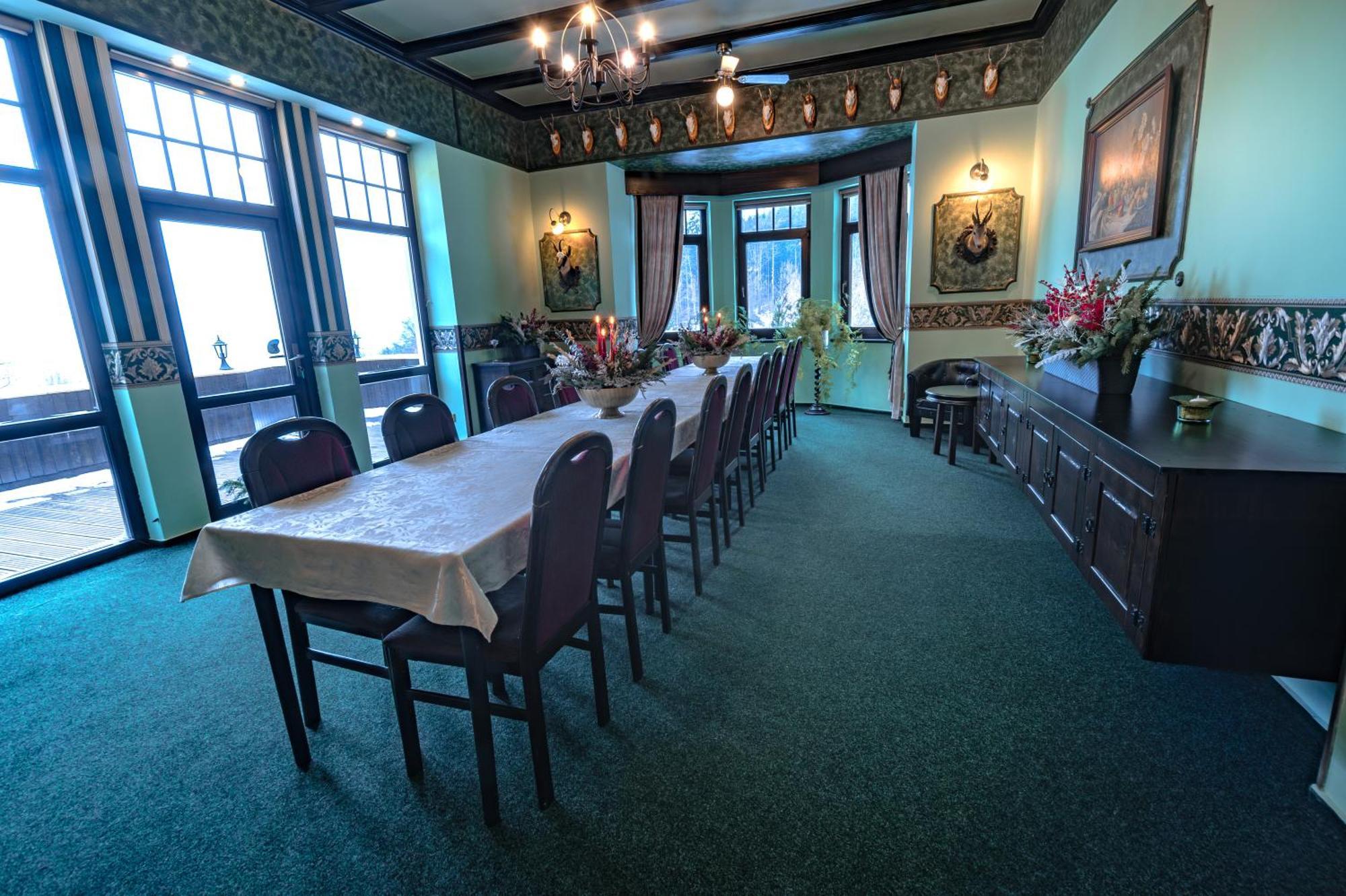 Hotel Lovecky Zamecek Orion Liberec Ngoại thất bức ảnh